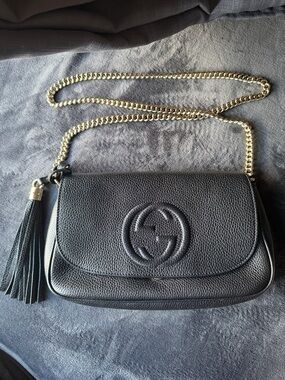 Gucci Black Soho Pebbled Leather Crossbody with Gold Chain and Tassel